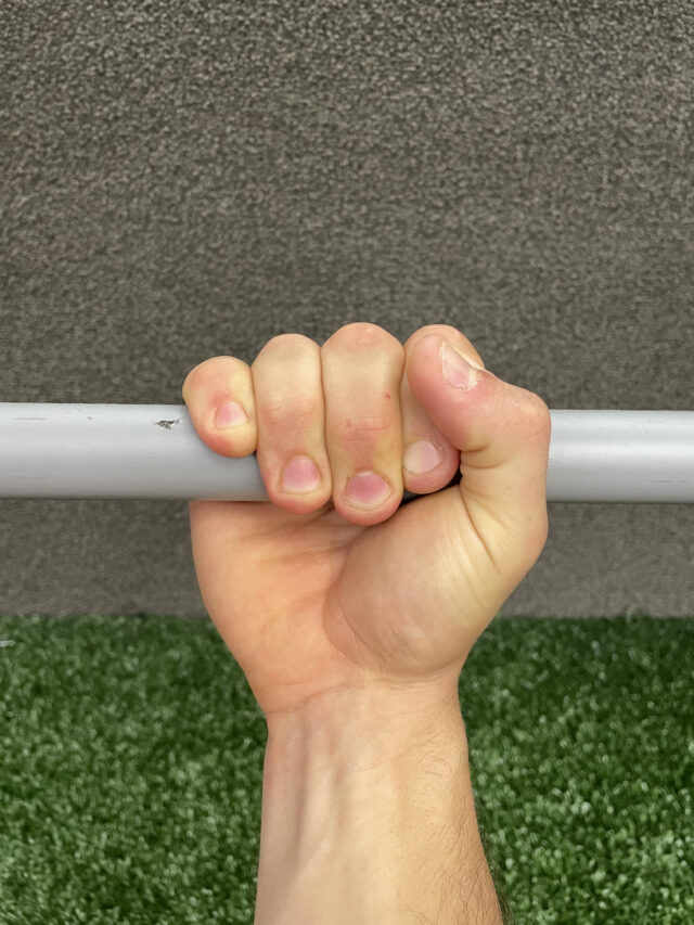 How to grip the bar